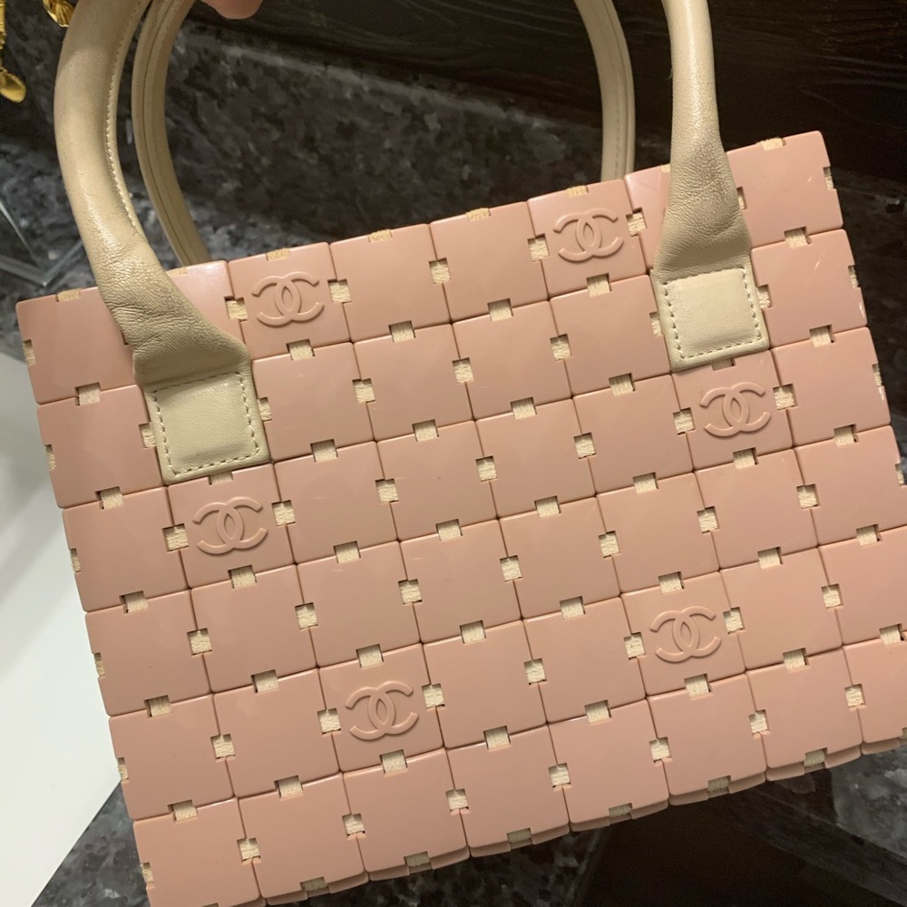 SOLD❌ Vintage Chanel pink CC logo puzzle LEGO bag - Picture 2 of 11